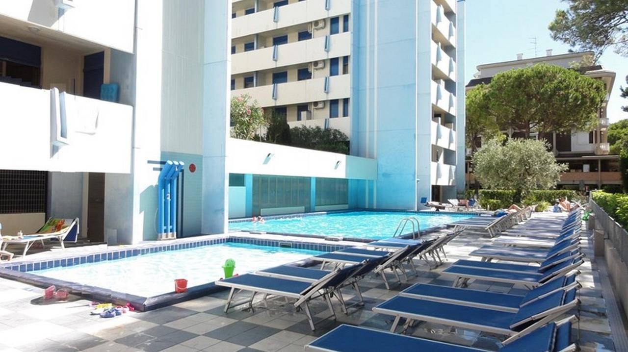 Апартаменти Acapulco Бібіоне Екстер'єр фото